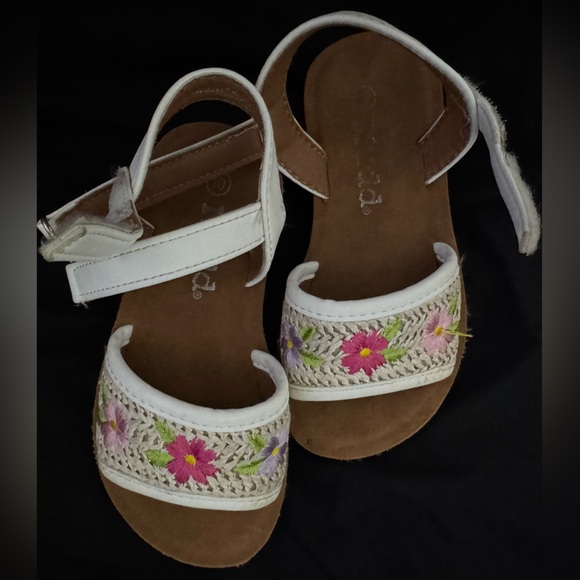 Other - White Floral Embroidered Sandals